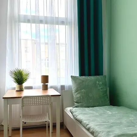 Beautiful - Park Kasprowicza Hostel *